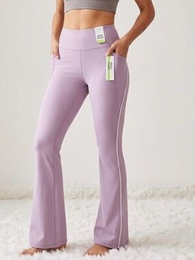 Nicole Miller Sport Light Purple Women’s Flare with White Side Stripe Size L